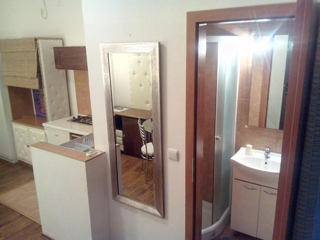 פולה Collins Apartments מראה חיצוני תמונה